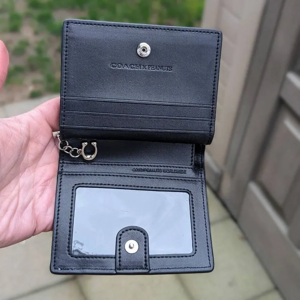 Coach X Peanuts Snap Wallet In Signature Canvas With Snoopy Print - Picture 6 of 7